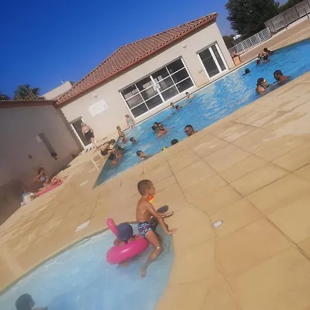 Maisonnette 43m2 Piscine Le Montueux بيت للعطل *